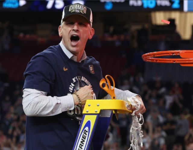 乐鱼网页版登录入口官网-1亿美元天价请神！康大教练为何让湖人如此痴狂？