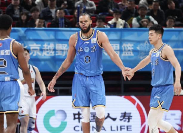 乐鱼乐鱼体育官网下载-北京新援麦基组超级球队：保罗+布克+汤普森+詹姆斯+库里中锋